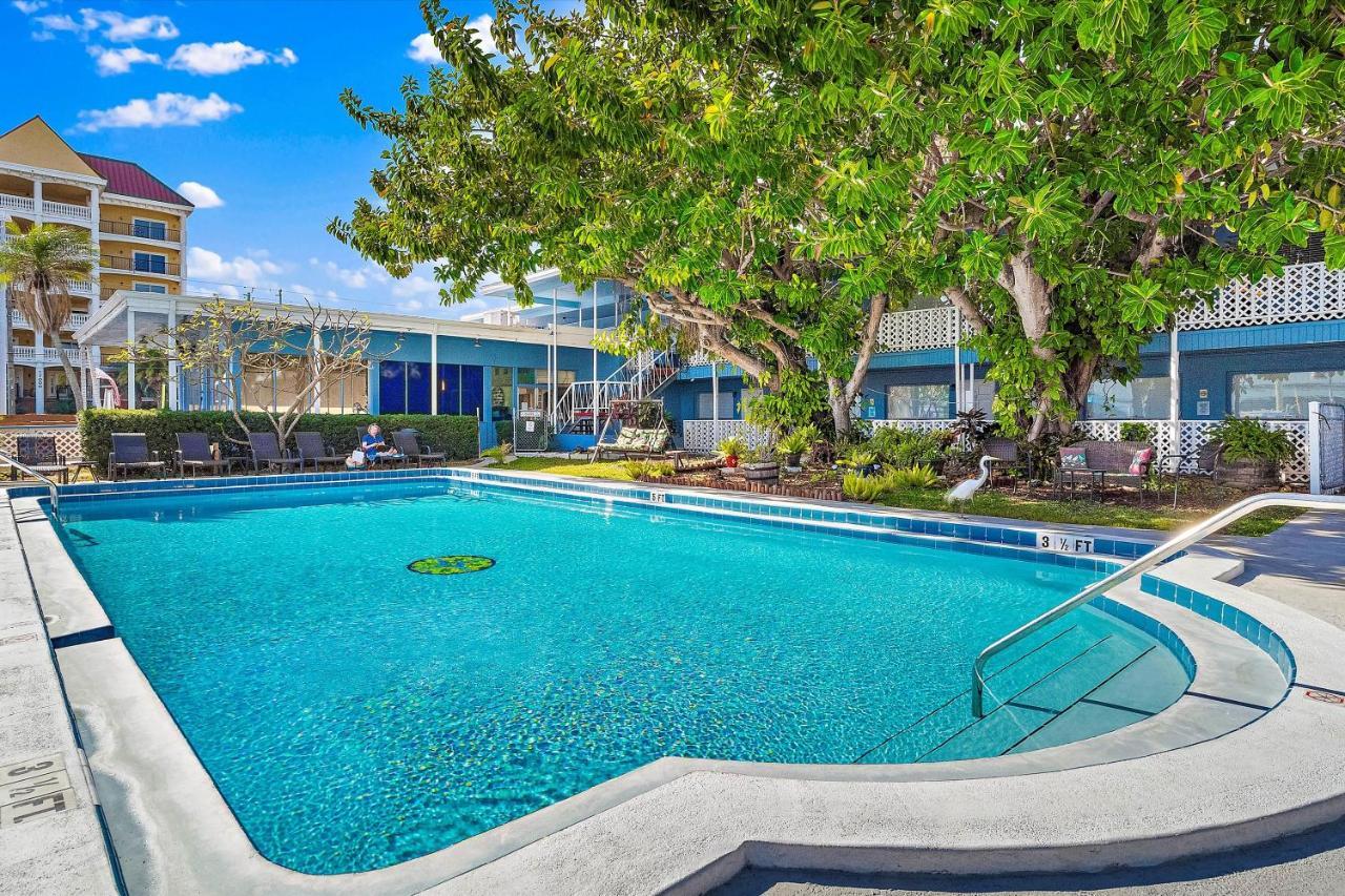 Malibu Resort Motel St. Pete Beach Exterior foto