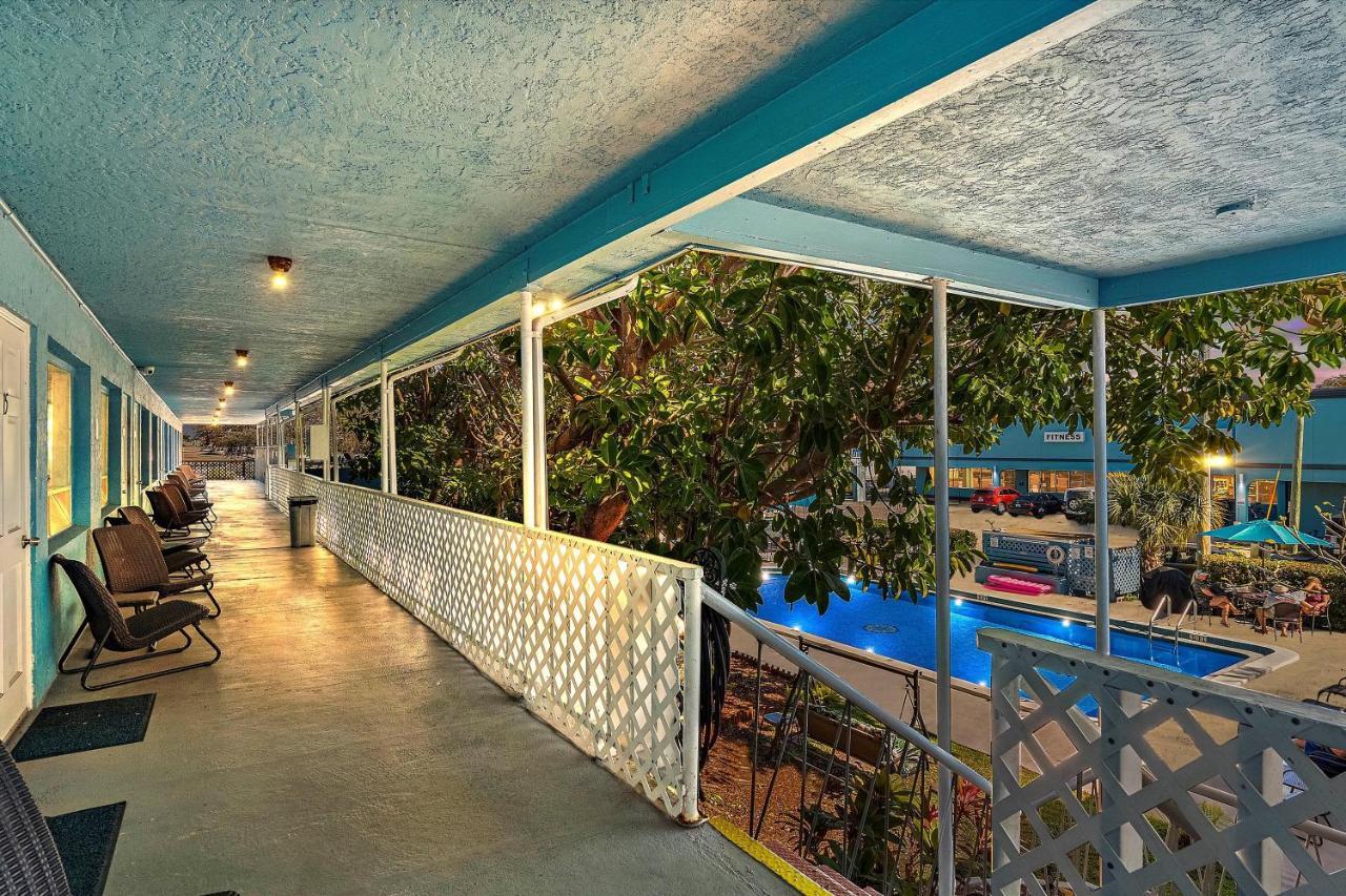 Malibu Resort Motel St. Pete Beach Exterior foto