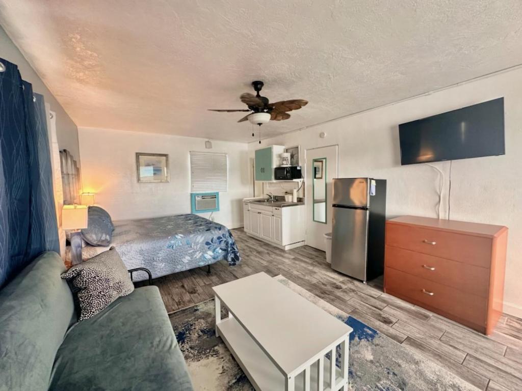 Malibu Resort Motel St. Pete Beach Exterior foto
